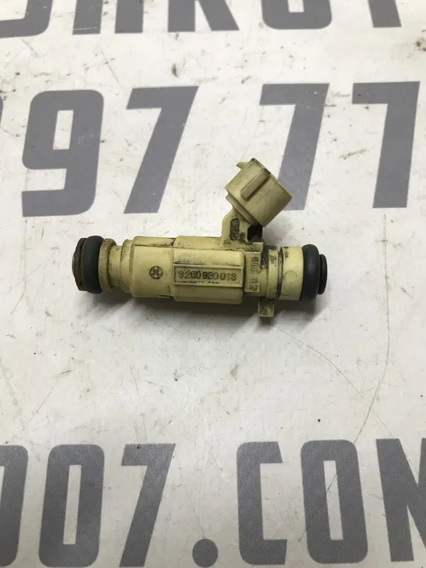 Паливна форсунка Kia Cerato 1 (04-09) 2.0 OEM 3531023600