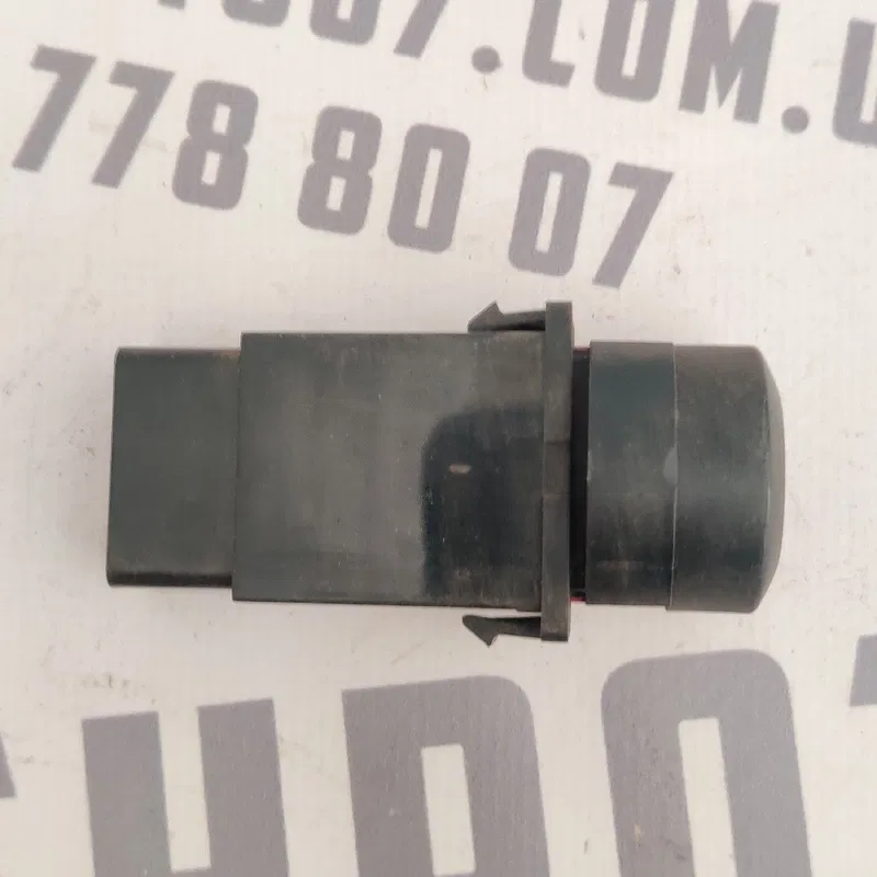 Кнопка аварійки Kia Sorento (02-09) 2.5 CRDi OEM 937303e000