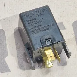 Реле Hyundai Elantra 3 (00-06) 1.6 G4ED Бензин 9555039000