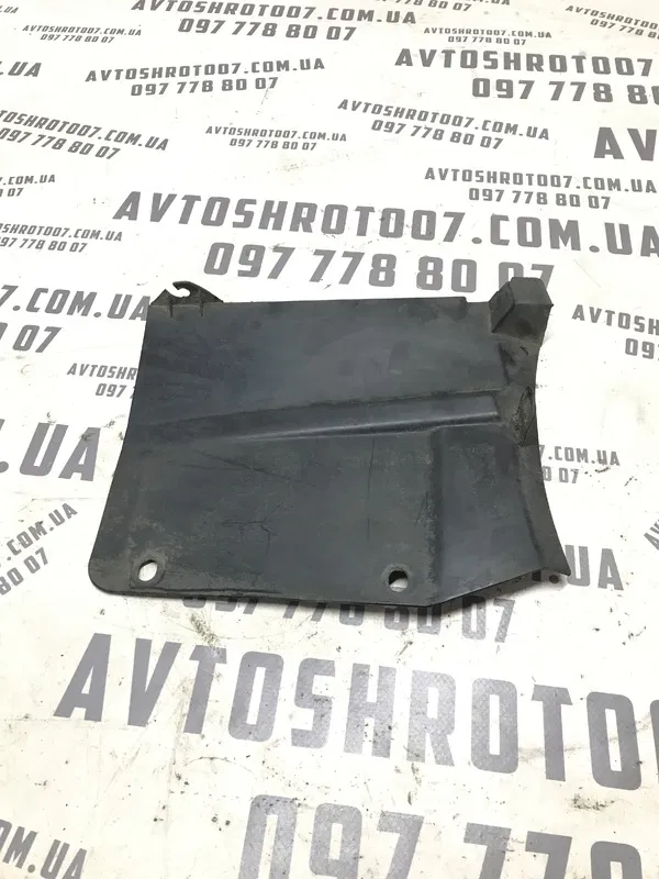 Накладка Kia Cerato 1 (04-09) 2.0 задня права OEM 868262f000
