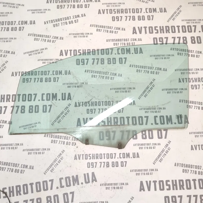 Скло дверей Peugeot 307 (01-08) 1.4 Бензин переднє ліве