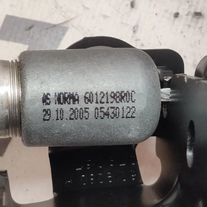 Ремінь безпеки Volvo V50 (04-12) 2.0 Дизель передній правий