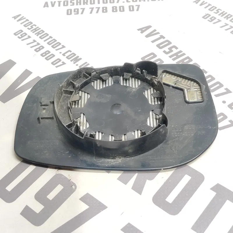 Зеркальний елемент Toyota Auris 06-12 1.6 Права OEM 3201202