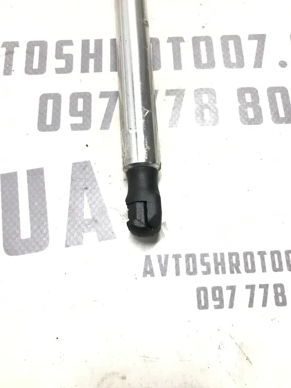 Упор капоту VW Passat B5+ (00-05) 1.9 AVB Дизель передній