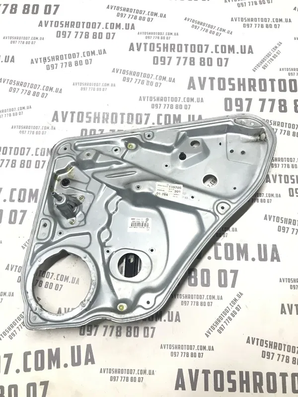 Склопідіймач VW Passat B5+ 00-05 1.9D зад.пр OEM 3b9839752be