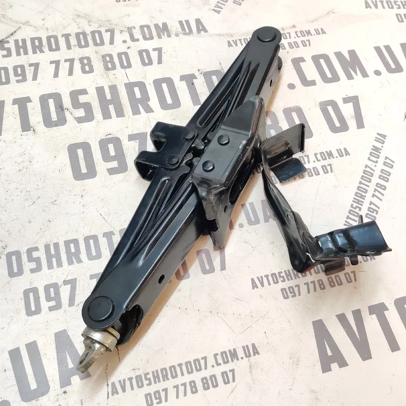 Домкрат Toyota Auris (06-12) 1.6 Бенз пр.зад. OEM 091110f020
