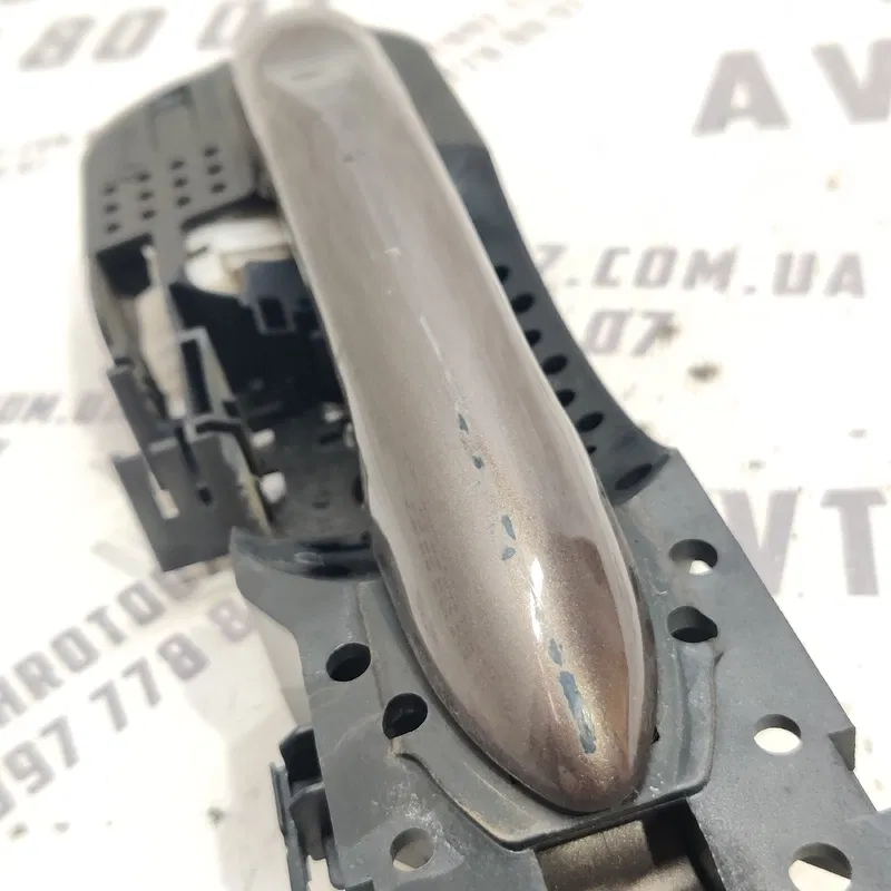 Ручка Renault Grand Scenic 3 (09-16) 1.6d Пр. OEM 806060041r