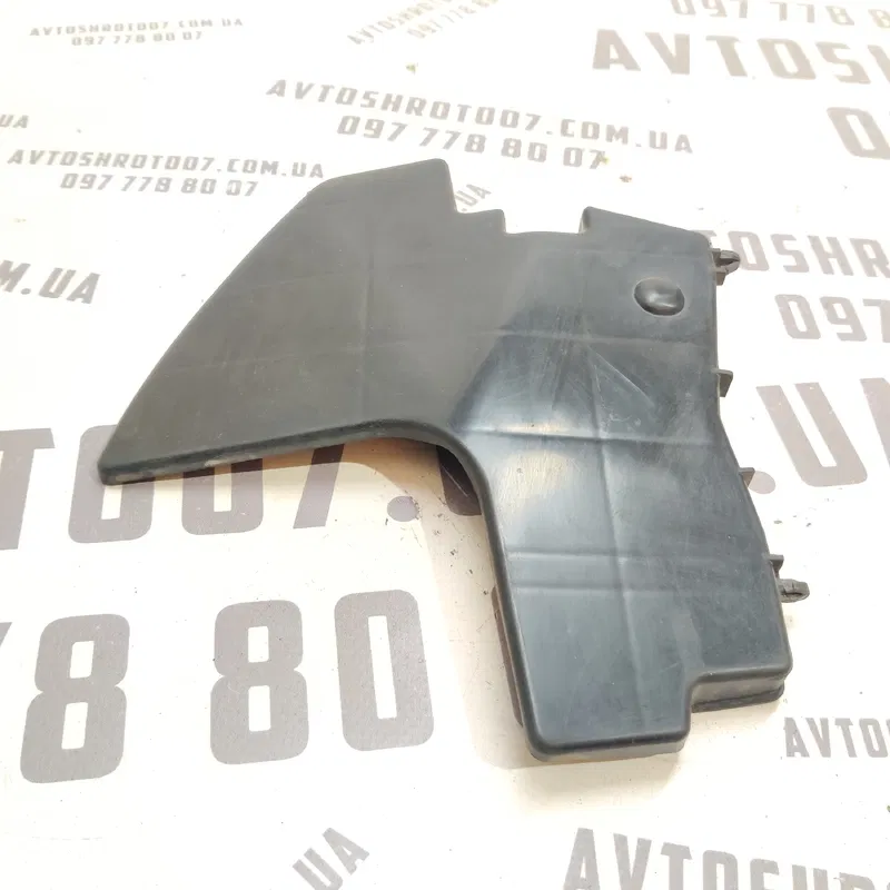 Накладка Toyota Auris (06-12) 1.6 Бенз права OEM 5329302010