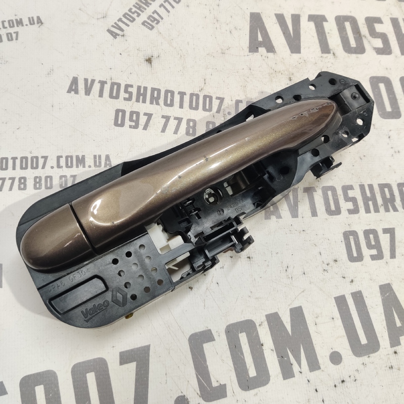 Ручка Renault Grand Scenic 3 (09-16) 1.6d Пр. OEM 806060041r