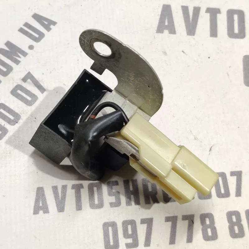 Реле Toyota Auris (06-12) 1.6 Бензин OEM 9098005357