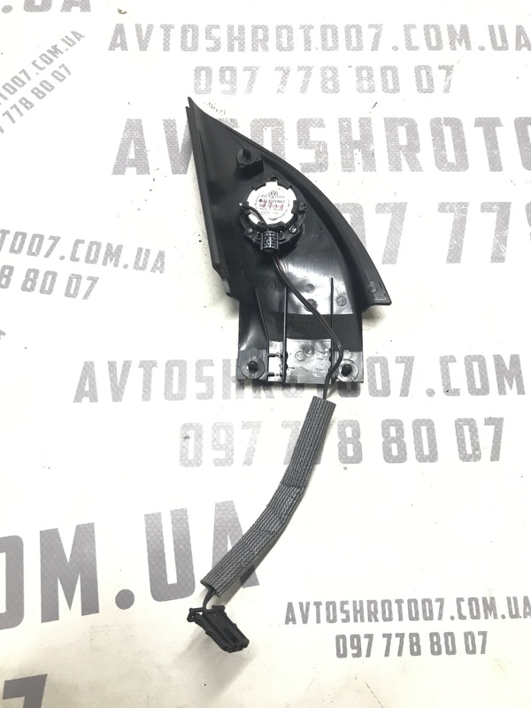 Накладка VW Passat B5+ (00-05) 1.9 TDI права OEM 3B0837994 фото 2