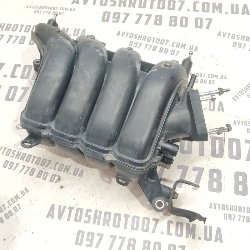 Впускний колектор Toyota Auris (06-12) 1.6 1ZR-FE Бензин
