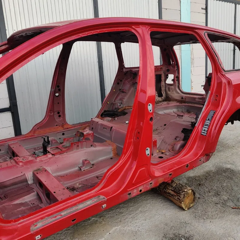 Стійка центральна Volvo V50 (04-12) 2.0 дизель ліва