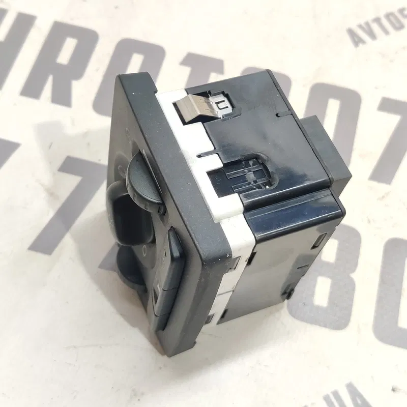 Перемикач світла Volvo V50 (04-12) 2.0 Дизель OEM 30739298