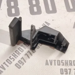 Кронштейн Volvo V50 (04-12) 2.0 Diesel OEM 30672893 фото 3