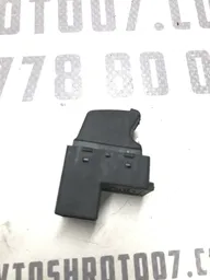 Кнопка багажника VW Passat B5+ (00-05) 1.9 Дизель ліва перед фото 1