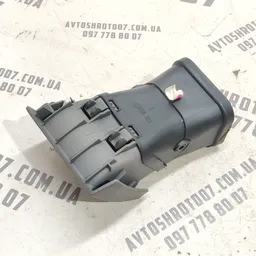 Дефлектор обдуву Volvo V50 (04-12) 2.0D лівий OEM 30715098 фото 3