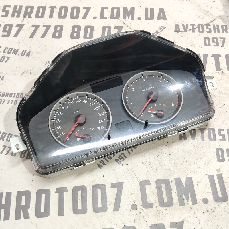 Панель приладів Volvo V50 (04-12) 2.0 Дизель OEM 30728645