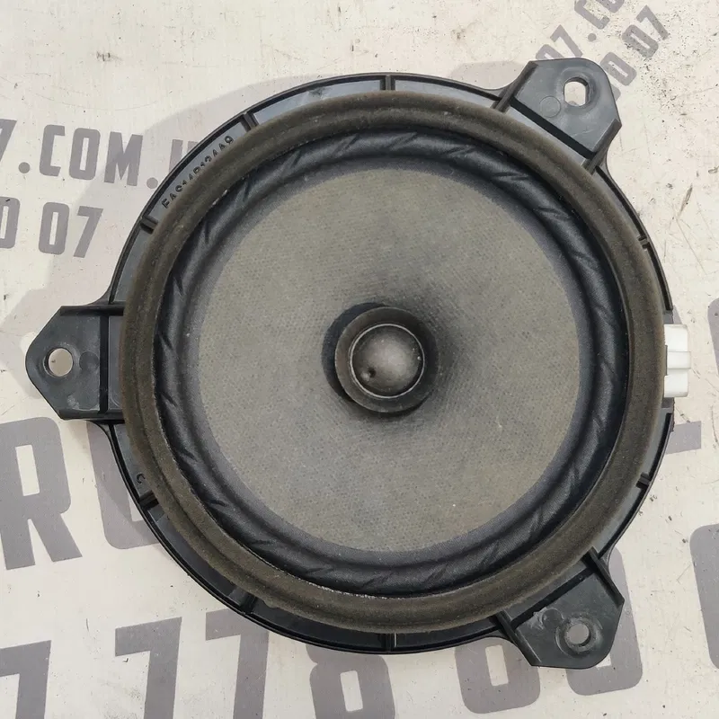 Динаміки Toyota Auris 06-12 1.6 Бензин задні OEM 861600d190