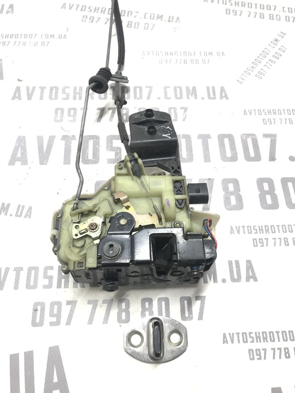 Замок дверей VW Passat B5+ (00-05) 1.9D з.лів. OEM 3B0837867