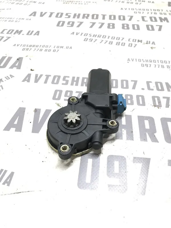 Мотор склопідіймача Chevrolet Tacuma 00-08 2.0 передня права