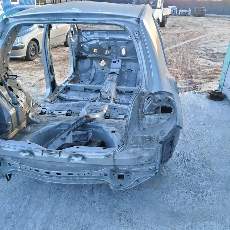 Четверть задня права Toyota Auris (06-12) 1.6 Бензин