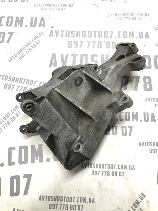 Кронштейн генератора VW Passat B5+ (00-05) 1.9D 038903143ae