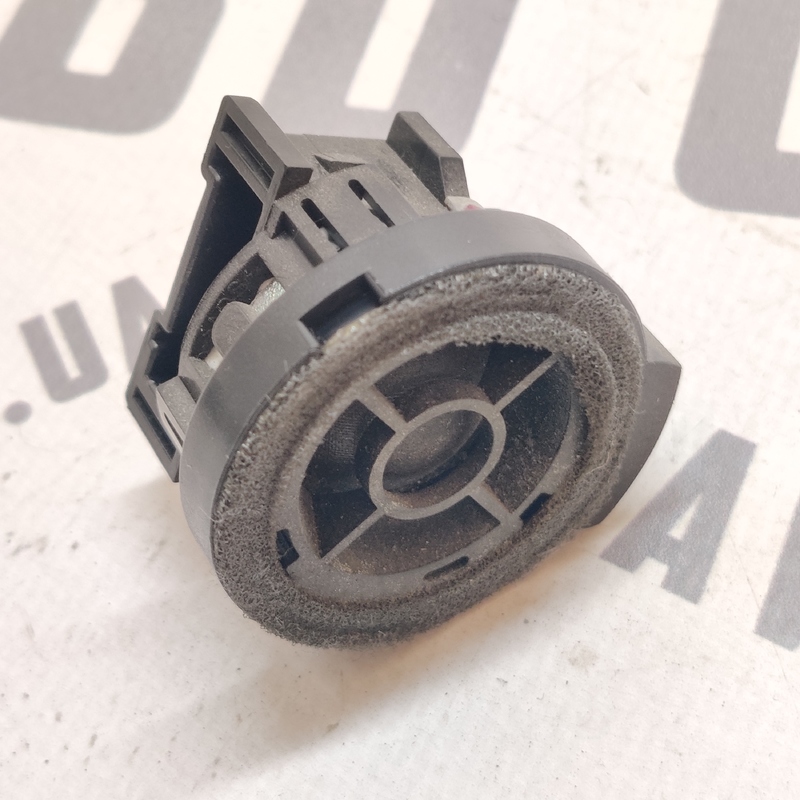 Динаміки Toyota Auris (06-12) 1.6 бенз перед OEM 8616002700