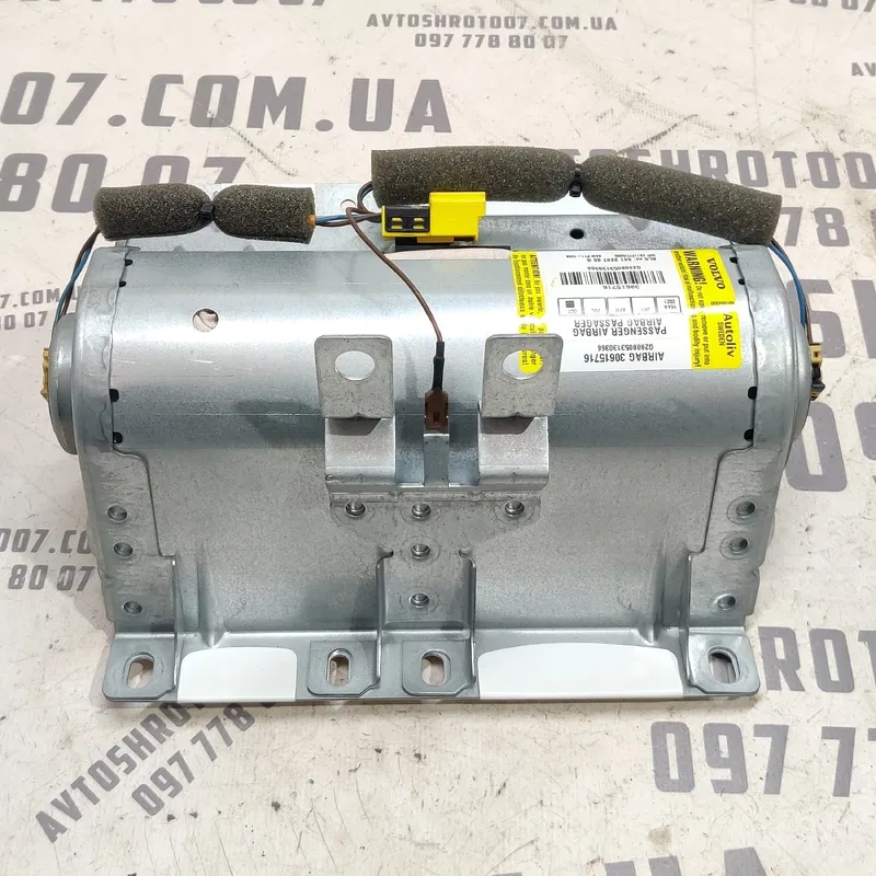 Подушка безпеки Volvo V50 04-12 2.0D пасажира OEM 30615716
