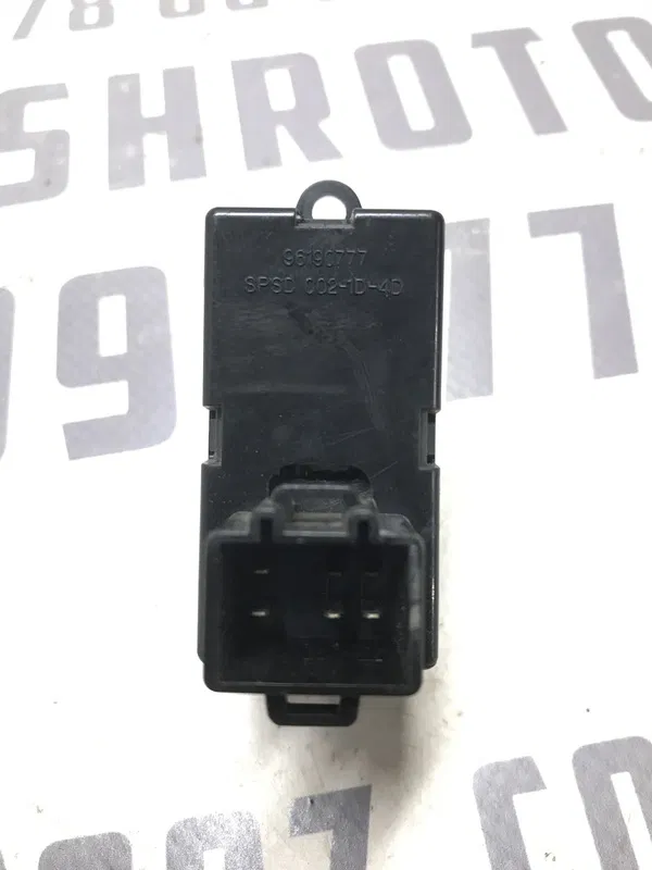 Кнопка склопідіймача Chevrolet Tacuma (00-11) 2.0 Бензин