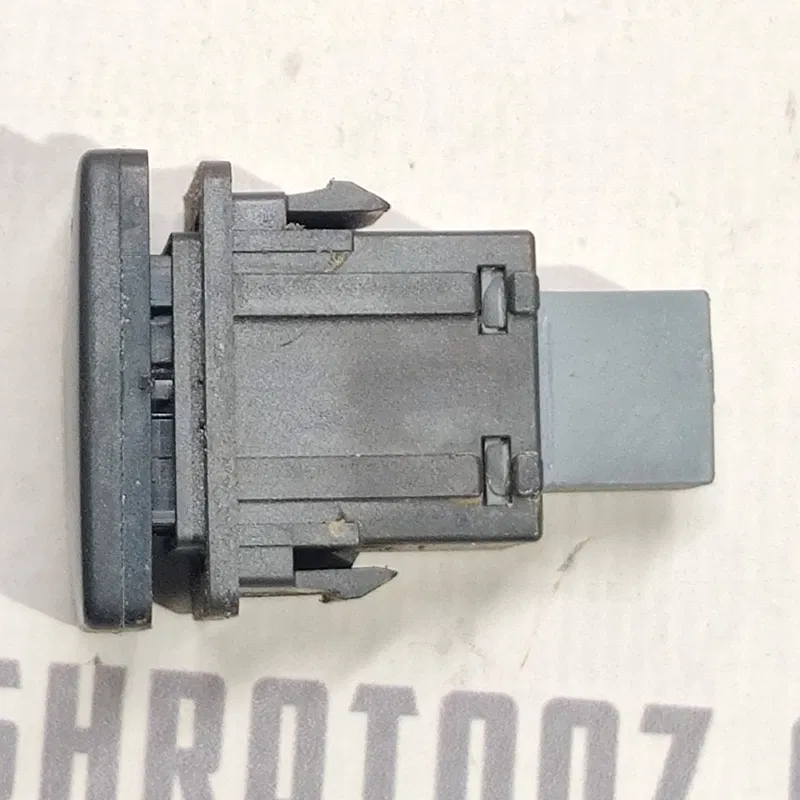 Кнопка функц. Toyota Auris (06-12) 1.6 Бензин OEM 8472002030