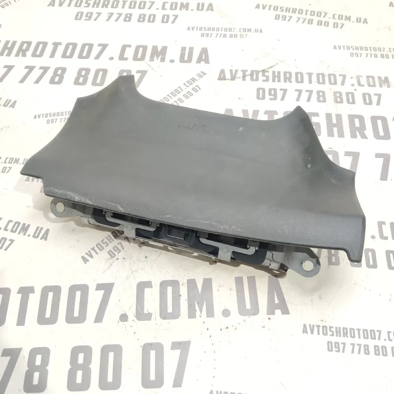 Подушка Airbag Toyota Auris (06-12) 1.6 бензин ліва нижня