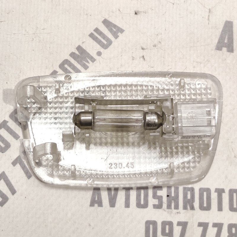 Ліхтар салону Volvo V50 (04-12) 2.0D задній верхній 30754443