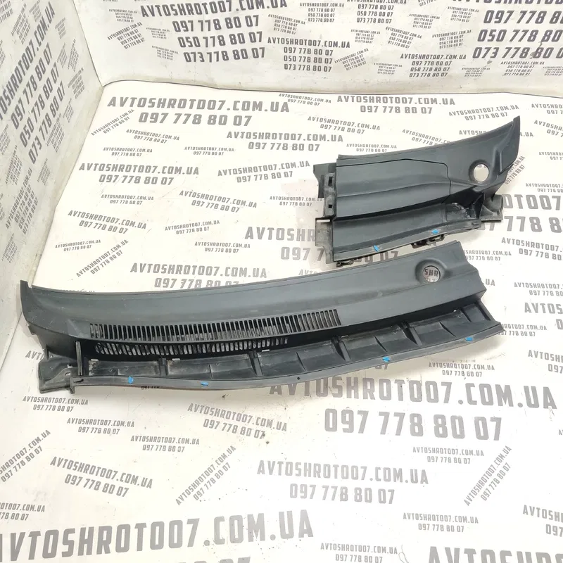 Жабо Toyota Auris (06-12) 1.6 Бензин переднє OEM 5578102160