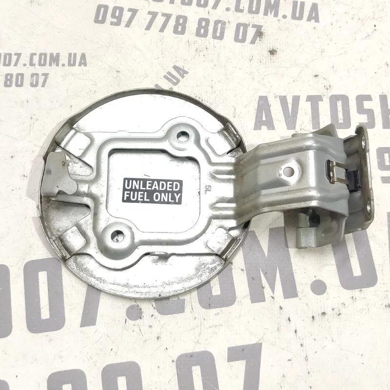 Лючок бака Toyota Auris (06-12) 1.6 1ZRFE Бензин