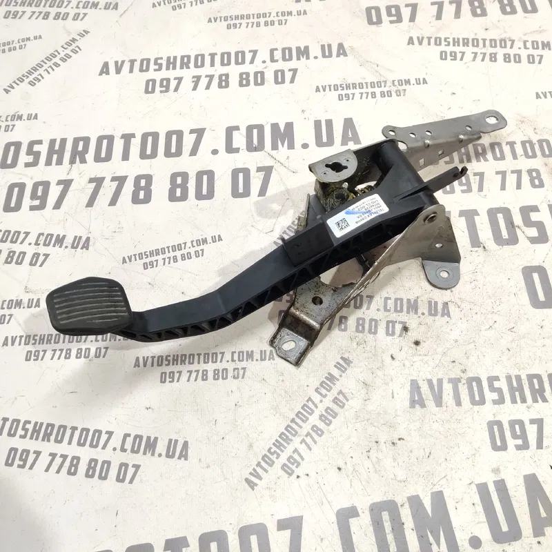 Педаль щеплення Volvo V50 (04-12) 2.0 Дизель D4204T