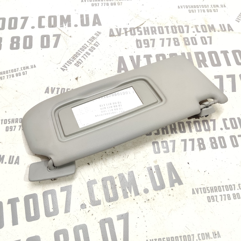 Сонцезахисник Volvo V50 (04-12) 2.0D правий OEM 30740082