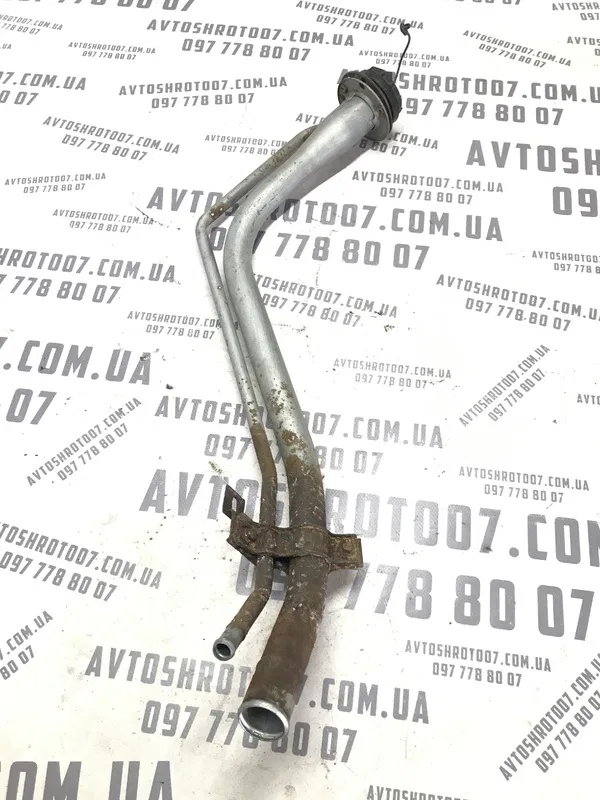Горловина паливного бака Kia Sorento 1 (02-09) 2.5D права