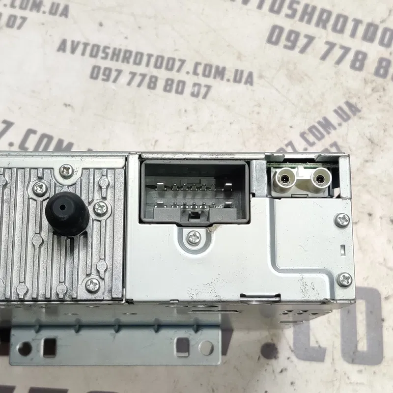 Магнітола Volvo V50 (04-12) 2.0 Diesel OEM 36050353