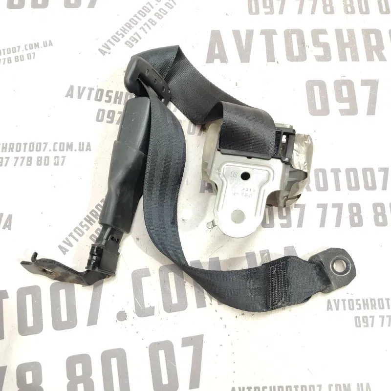 Ремінь безпеки Toyota Auris (06-12) 1.6Б зад.пр. OEM w606967
