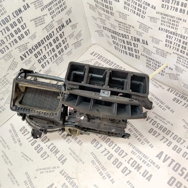 Корпус пічки Toyota Auris (06-12) 1.6 Бензин OEM 8701002c60