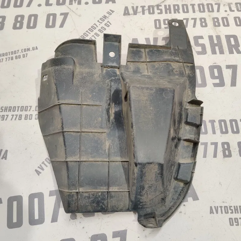 Підкрилок Toyota Auris 06-12 1.6Б зад. прав. OEM 5259102140