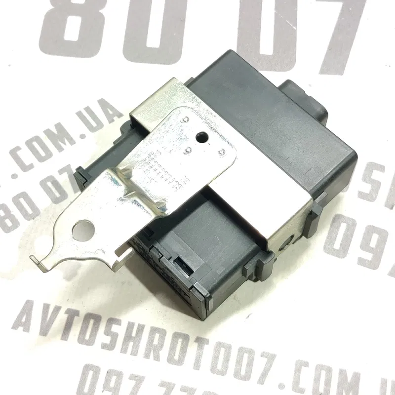 Блок ЦЗ Toyota Auris (06-12) 1.6 Бенз зад лів OEM 8974102100