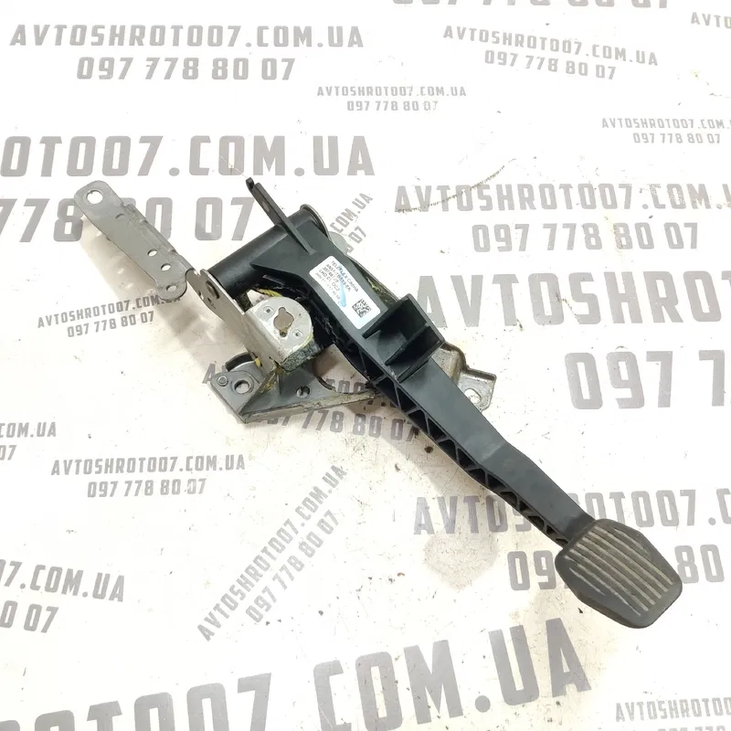 Педаль щеплення Volvo V50 (04-12) 2.0 Дизель D4204T