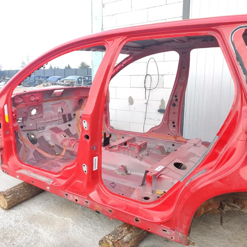Стійка центральна Volvo V50 (04-12) 2.0 дизель ліва
