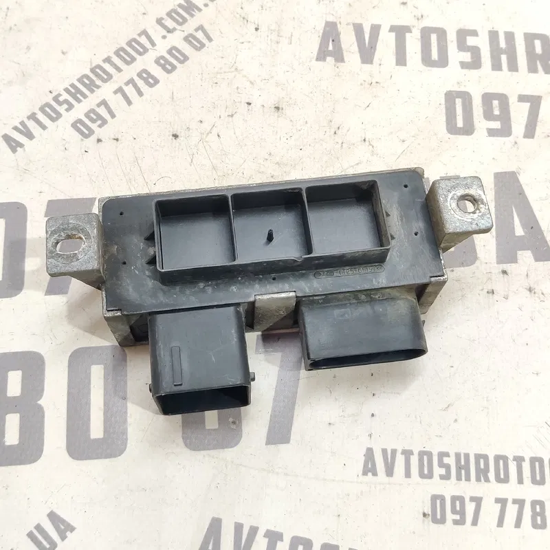 Реле свічок Renault Gr Scenic 3 (09-16) 1.6d OEM 8200558438a
