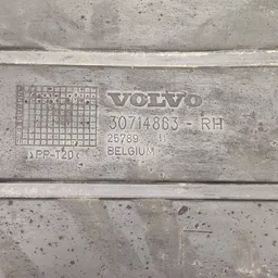 Накладка Volvo V50 04-12 2.0D задня права нижня OEM 30714863 фото 7