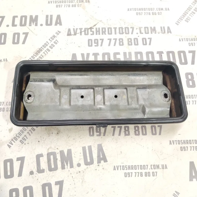 Клапанна кришка Peugeot 307 (01-08) 1.4 бензин