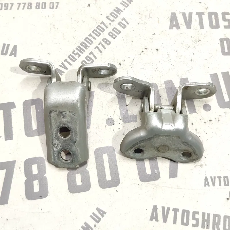 Дверна завіса Toyota Auris (06-12) 1.6 Бензин передня права