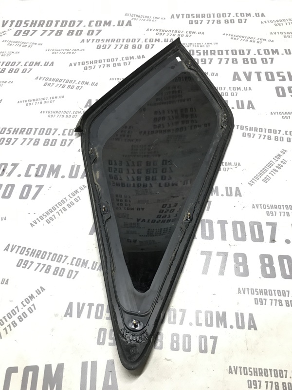 Кузовне скло Kia Sorento 1 (02-09) 2.5 Diesel заднє праве